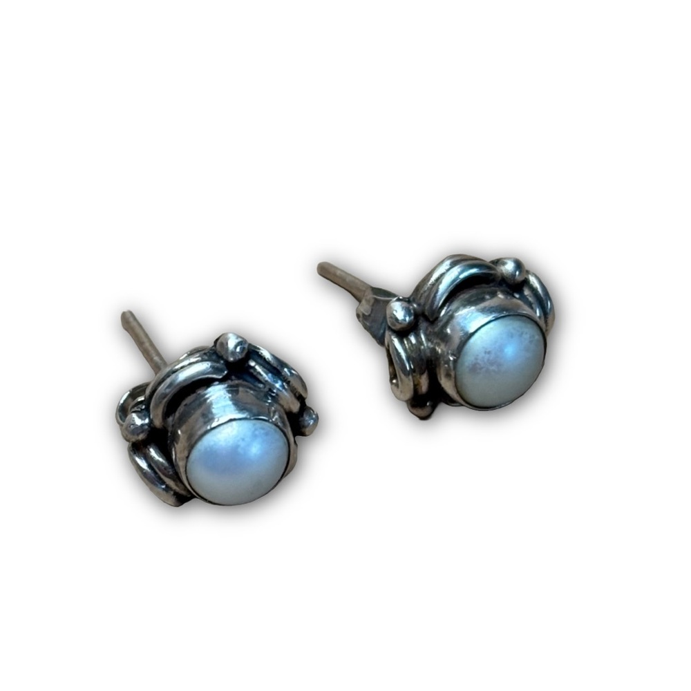 Vintage Sterling Silver & Pearl Stud Earrings